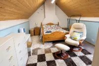 4-Bed - Sleeps 8 - Free Parking - 2-Star