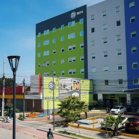 SR Hotel