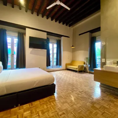 Casa Regina CDMX Hotels near San Ildenfonso College