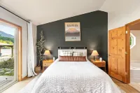 Th River House- Riverfront Cabin with Hot Tub, Fire Pit and Gazebo - 4-Star