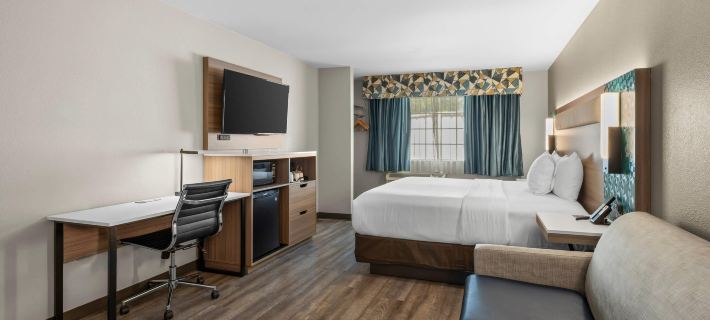 Econo Lodge Inn & Suites Hotels in Santa Fe