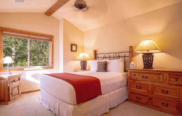 The Fields - 110 is a Cozy Mountain Condo With Access to Everything - Community Hot Tub