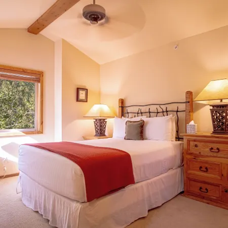 The Fields - 110 is a Cozy Mountain Condo With Access to Everything - Community Hot Tub