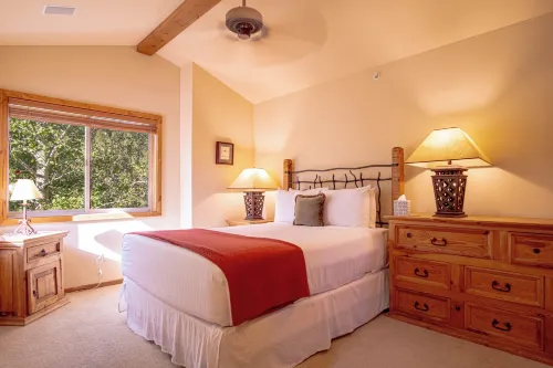 The Fields - 110 is a Cozy Mountain Condo With Access to Everything - Community Hot Tub - con vistas a la montaña