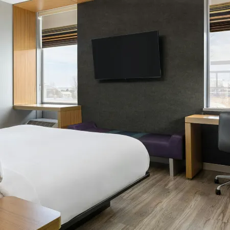 Aloft Green Bay