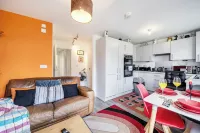 Apartment Sleeps 10 - Pets Parking Ev Charging - parking