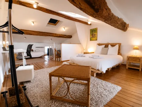 Maison de Ville Confortable Avec Cour Interieure - Pysäköinti
