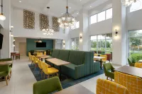 Hampton Inn & Suites by Hilton Sacramento-Airport-Natomas - 2-Star