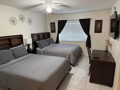 Make The Palm Home your home and the best pleasant stay with awesome amenities - 2 tähden