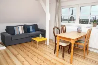 Studio with a Panoramic View, Centrally Located in the Old Town, Quiet, Wi-Fi, Free Parking -  Apartamentos vacacionales