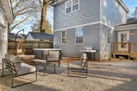5BR Hot tub Pool Table Mins to Beale - Homestays