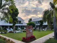 Scent of Sukhothai Resort - piscina