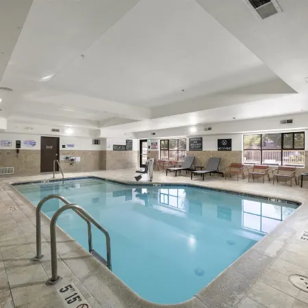 Hampton Inn & Suites Lancaster