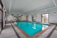 Rogue Regency Inn & Suites - 3-Star