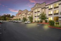 Hampton Inn Oakland/Hayward - parking