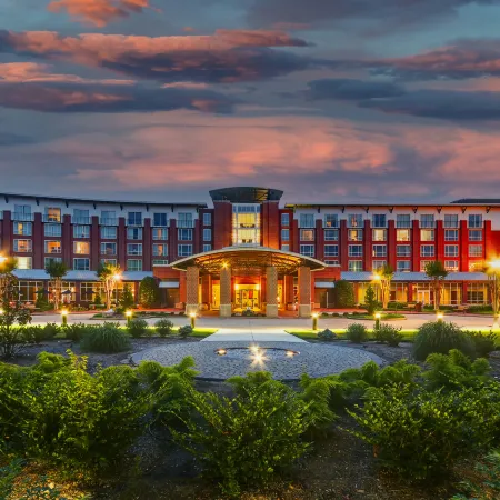 The Chattanoogan Hotel, Curio Collection by Hilton