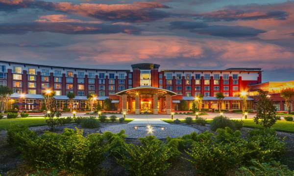 The Chattanoogan Hotel, Curio Collection by Hilton