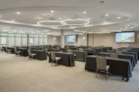 SpringHill Suites West Sacramento - parking
