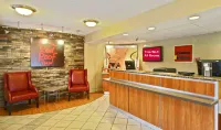 Red Roof Inn Greensboro Coliseum - Parkplatz