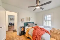 Bloomington Bungalow- Steps to Campus! - Parvekkeita