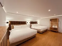 Khao Lak - Loft Suite with 2 King Size Beds, Bathroom with Bathtub - Holiday Apartments
