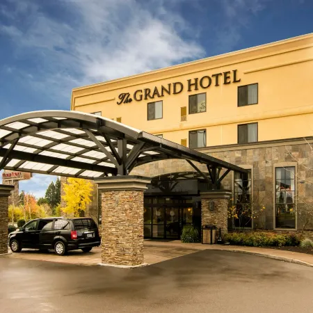 Grand Hotel at Bridgeport