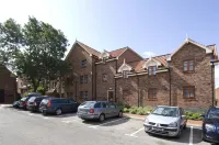 Premier Inn York City (Blossom St North) - parking