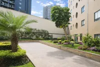 Miraflores Nest Tripoli, King Bed, AC , 1000 Mb, Near Malecón & Love Park - pantai