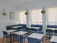 Vivacity Porto - Rooms & Apartments Отели рядом с достопримечательностью «Церковь кармелитов»