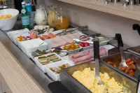 ベストウェスタン プラス ホテル ベルフォート サントル ガール - 朝食
