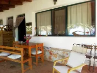 2 Annexed Apartments -Private Place to Swim-Large Terrace- Unlimited View Hôtels à : Kolimvari