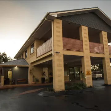 Emerald Gardens Motel & Apartments