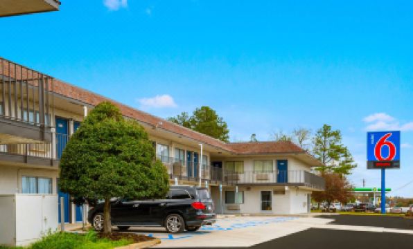 Motel 6 Sandston, VA - Richmond