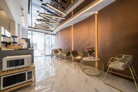 De Homme Hotel