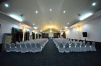 Home and Hill Resort Hotels in Amphoe Pak Phli