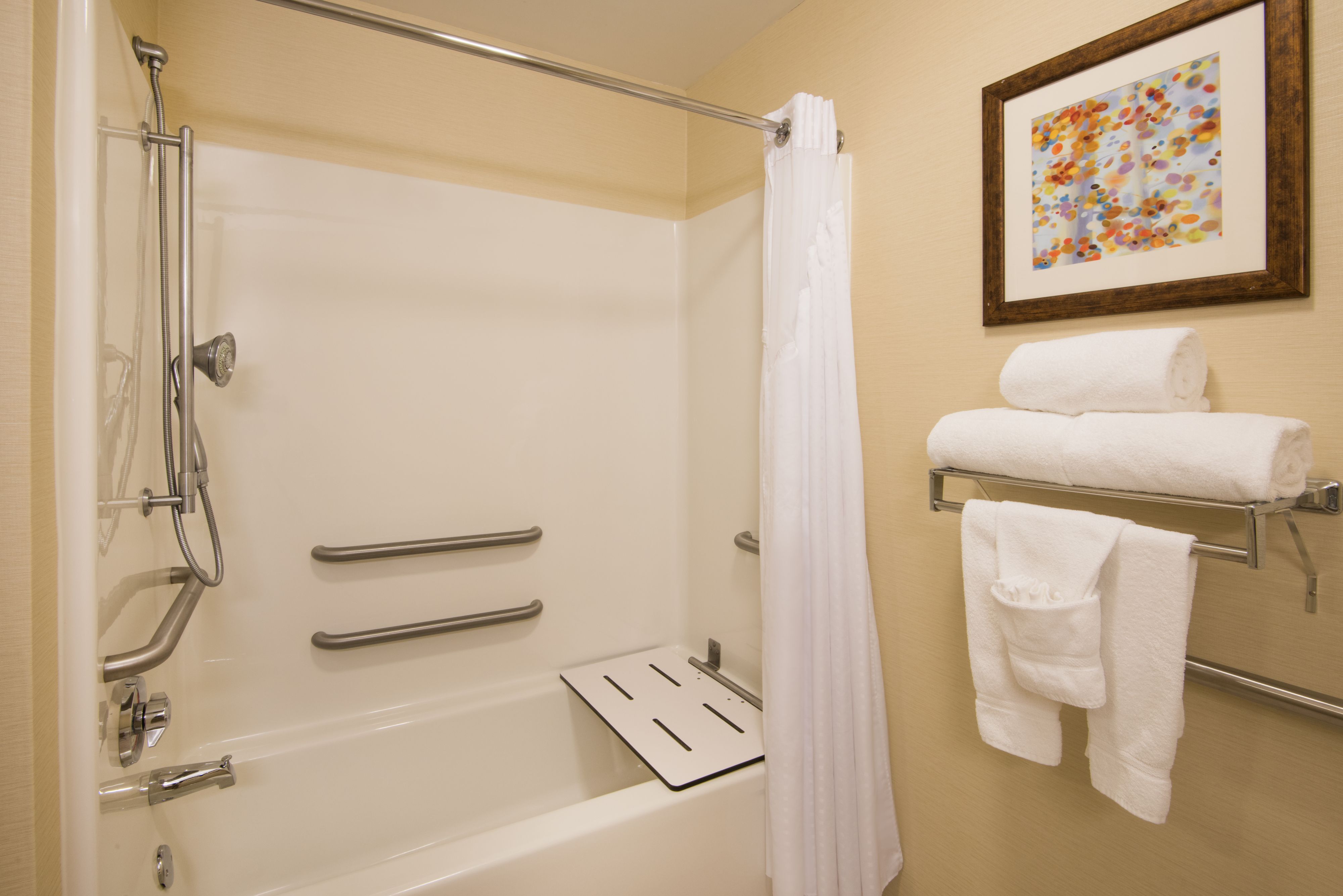 Holiday Inn Express & Suites Sharon-Hermitage, an Ihg Hotel