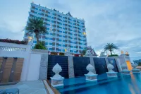 Grand Pacific Sovereign Resort & Spa Hotel dekat The Home Star