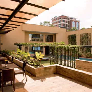 DoubleTree by Hilton Nairobi Hurlingham Hotels near Junction Mall Nairobi