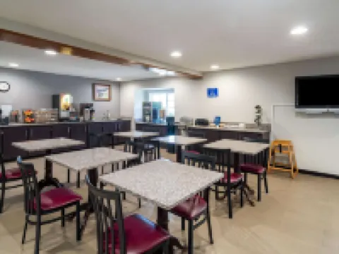 Microtel Inn & Suites by Wyndham Pooler/Savannah Hotels in Pooler