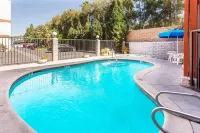 Days Inn by Wyndham Anaheim West