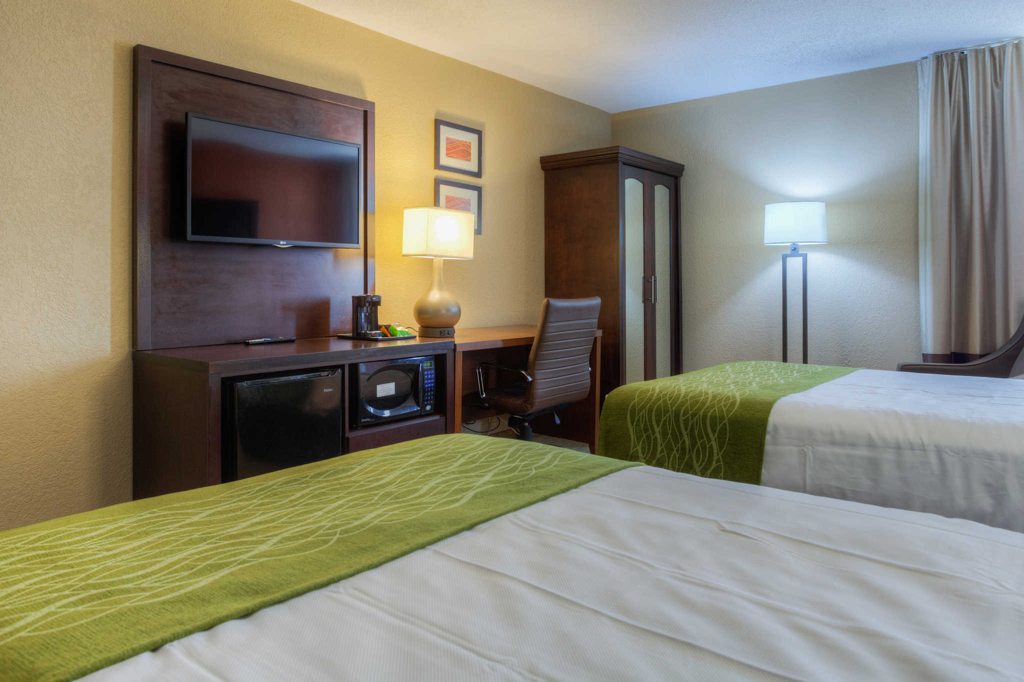 Comfort Inn & Suites Evansville Airport