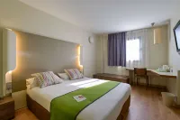 Travelodge Malaga Airport Hotels near Sendero La Malagueta