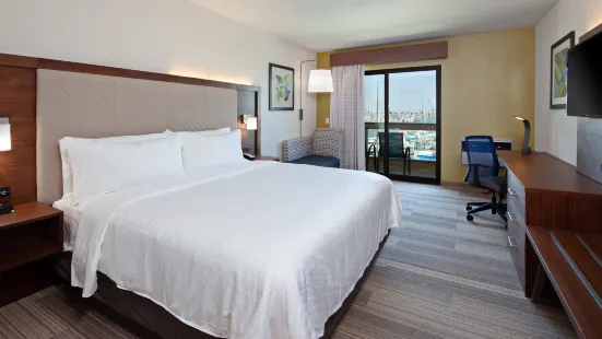 Holiday Inn Express & Suites Ventura Harbor