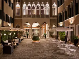 ซินา เซนจูเรียนพาเลซ