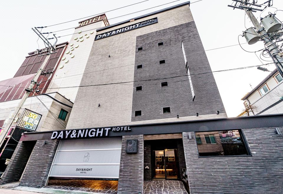 서구 데이앤나잇 객실