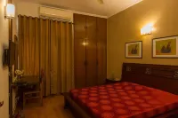 Room in BB - 1 Private Room in 3 Room Bnb in Hauz Khas in Center Delhi