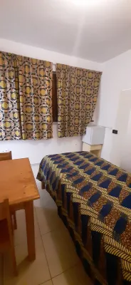 Affordable Single Room in Hotel Ah Maio with en-Suite Bathroom Hotels in 