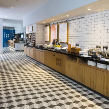 Holiday Inn Express PORTSMOUTH - NORTH by IHG Отели рядом с достопримечательностью «Пристань для яхт Хаслар»
