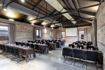 会議室 パラドール デ アルカラ デ エナーレスの写真