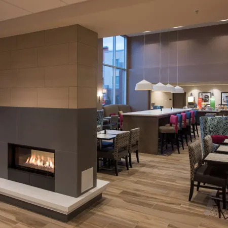 Hampton Inn & Suites Seattle/Redmond